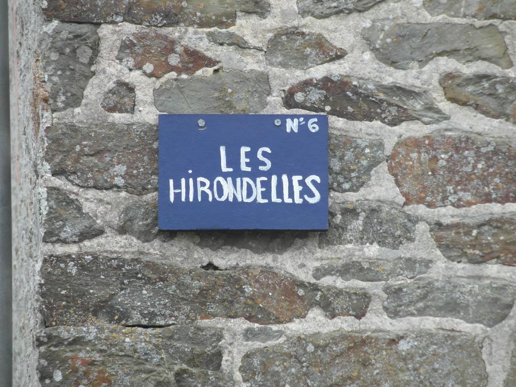 Les Hirondelles De La Baie Vains Exterior foto