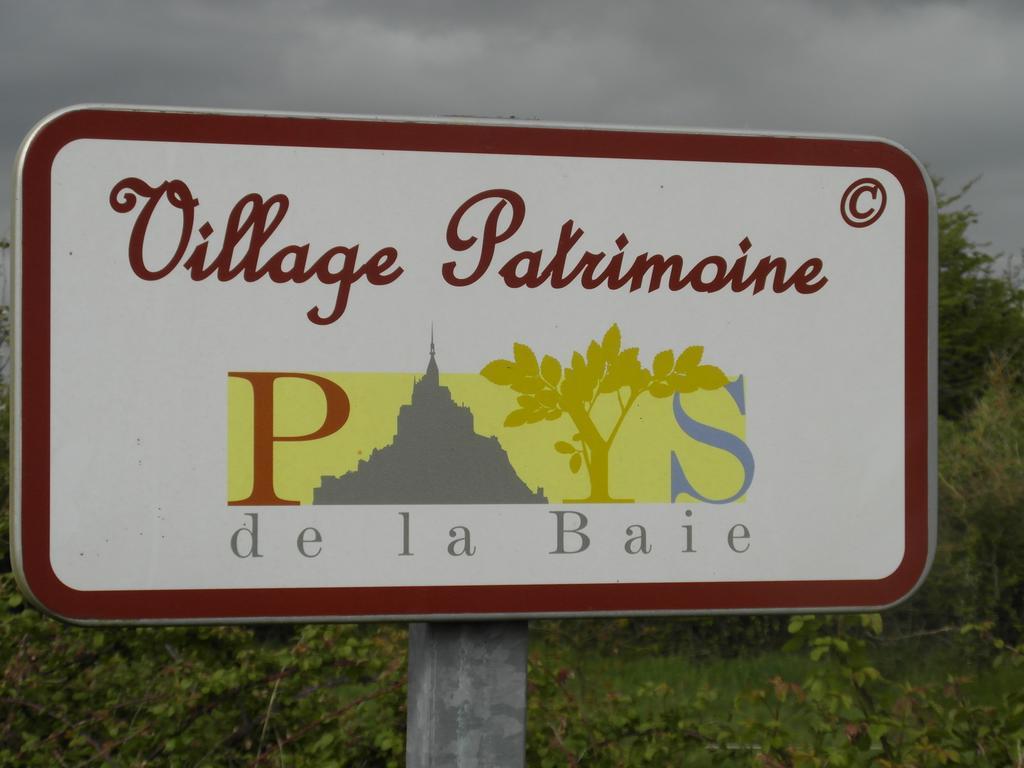 Les Hirondelles De La Baie Vains Exterior foto